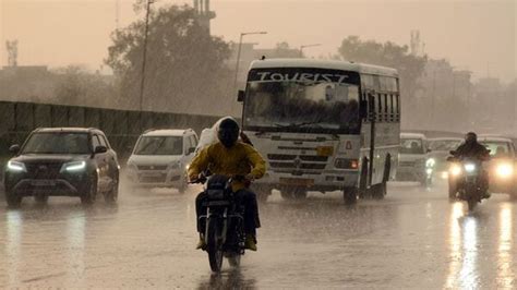 Rain And Heatwave In South Bengal দক্ষিণবঙ্গে আজ থেকেই নামবে বৃষ্টি তবে