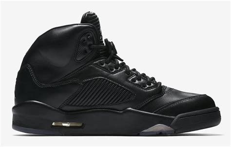 Air Jordan 5 Premium Triple Black •