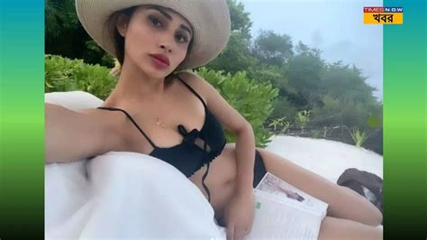 Mouni Roy s Hot and Sensuous Photos সমদর সকত বঙগ তনয মন রযর এই হট অযনড সজল