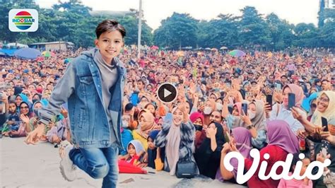 Penonton Ambyar Saat Penampilan Konser Farel Prayoga Hebohkan