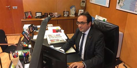 Josep Rull: Catalan Politician Posts Picture of Himself at His Desk ...