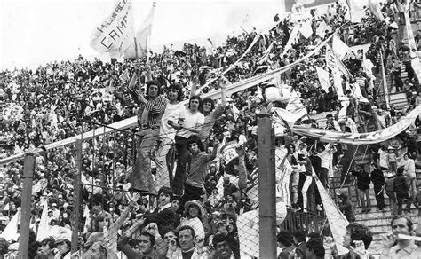 Artemio López on Twitter El Coco Basile en el 73 con la bandera de