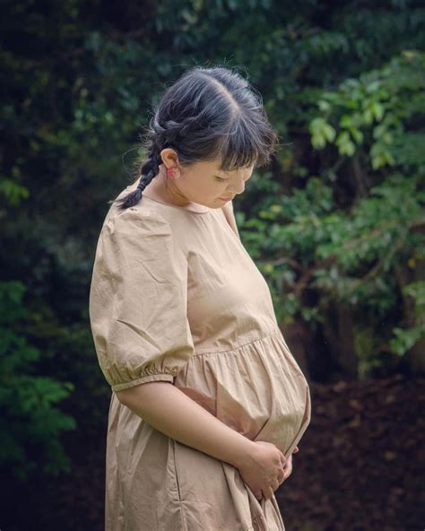 巴田みず希さんのインスタグラム写真 巴田みず希instagram「8ヶ月マタニティフォト🤰 8months ・ どんどん大きくなるお腹