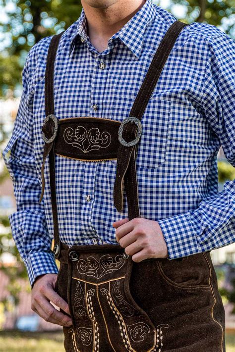 Klær til Oktoberfest Ekte lederhosen og dirndl Mer enn et kostyme