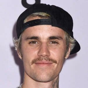 Justin Bieber - Age, Family, Bio | Famous Birthdays