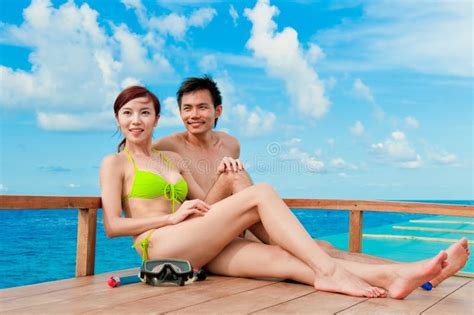 Couples Sur Le Bateau Image Stock Image Du Beau Couples 9998595