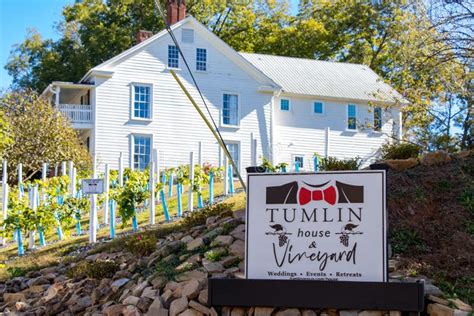 The Tumlin House A Restored S Farmhouse With A Vineyard On The