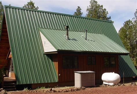 Is A Green Metal Roof Right For Me? Plus Design Ideas.