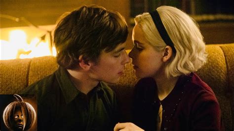 Caos Harvey And Sabrina Kiss Scene S2 E2 Chilling Adventures Of Sabrina