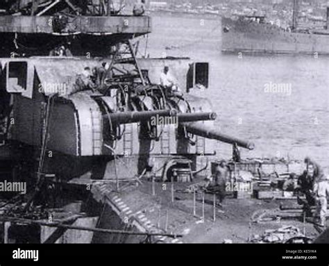 Aft 155 mm gun turret Yamato 300px Stock Photo - Alamy