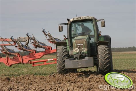 Zdjęcie ciagnik Fendt Favorit 926 id 1109 Galeria rolnicza agrofoto