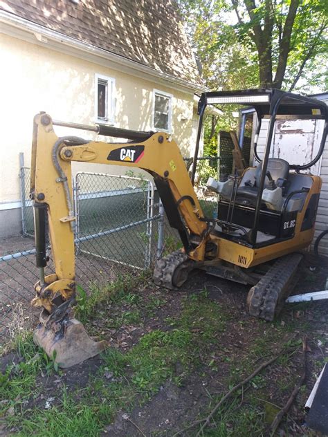 Cat MINI Excavator | Heavy Equipment | St. Catharines | Kijiji