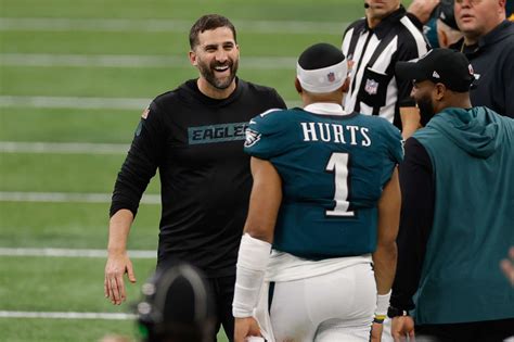 Eagles Coach Nick Sirianni Cries Kisses Wife After Super Bowl Win