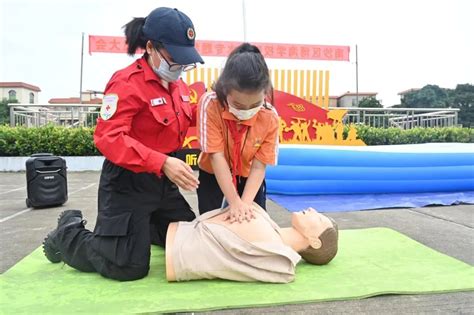 落水自救、心肺复苏现场教学！榄核镇防溺水演练干货满满