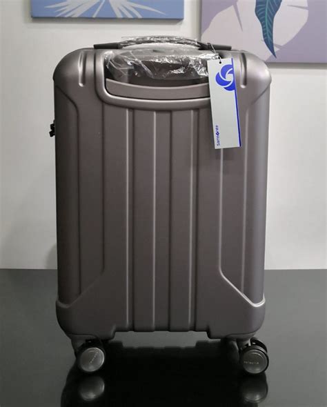 Samsonite Niar Spinner 57 20 Exp 16 000php Hobbies Toys Travel