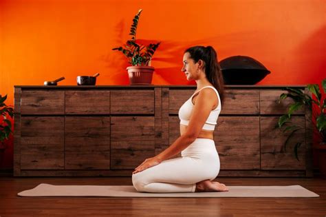 Benefits Of Vajrasana Thunderbolt Pose How To Perform