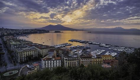 Stampe artistiche quadri e poster con alba città hotel mare napoli