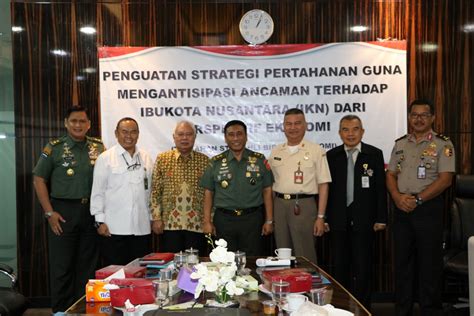 Guru Besar Unhan RI Sebagai Narasumber Pada Focus Group Discussion