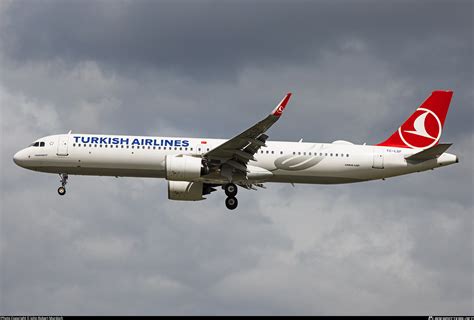 TC LSF Turkish Airlines Airbus A321 271NX Photo By John Robert Murdoch