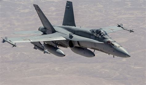 McDonnell Douglas CF-18 Hornet - Wikipedia