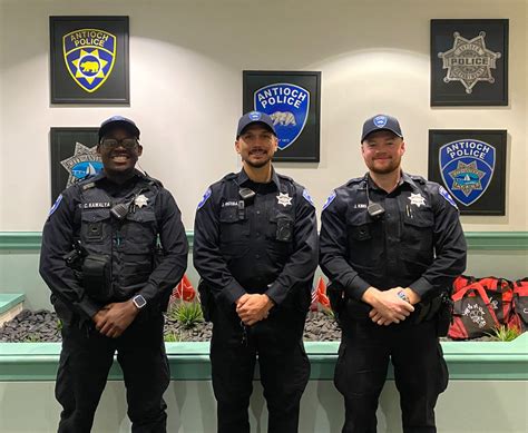 Antioch Police Officers Save Suicidal Man's Life - CLAYCORD.com