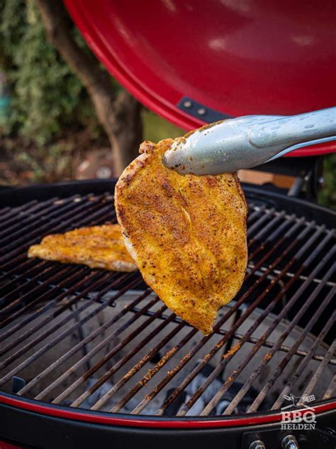 Broodje Gegrilde Kip Met Tomatensalsa BBQ Helden