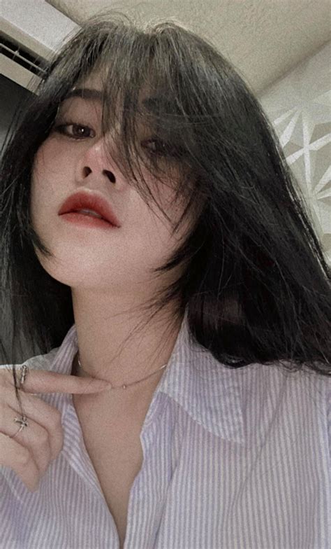 Streamer Thủy Tiên đánh úp fan bằng bức ảnh sexy gây tranh cãi bán nude hay không Mọt game