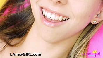 Stunning Blonde Model Caress Her Amazing Body XNXX