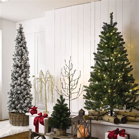 5ft Pre-Lit Christmas Tree | Bloom UK