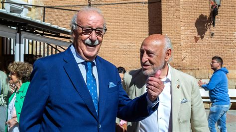 Vicente del Bosque recibe el cariño de Villafeliche Estoy contento y