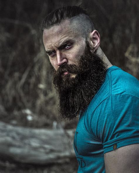 Брутальный мужчина с бородой | Стили мужской бороды, Стрижки бороды ...