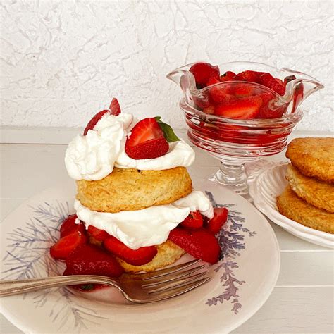 Strawberry Shortcake With Biscuits Recipe