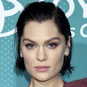 Jessie J - Age, Family, Bio | Famous Birthdays