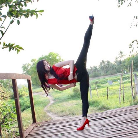 Hot girl Taekwondo với dáng chụp ảnh độc đáo đố ai bắt chước Báo Dân trí