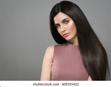 47 852 Beautiful Brunette Woman With Long Wavy Hair Images Stock Photos Vectors Shutterstock
