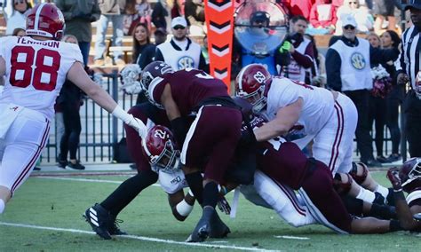 Landon Dickerson, Alabama OL, must anchor balanced attack vs. Auburn