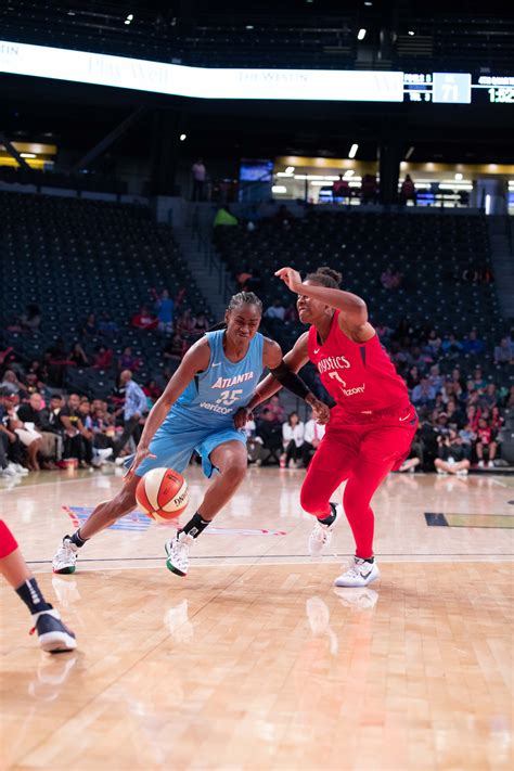 Tiffany Hayes Signs Multi-Year Extension with Atlanta Dream