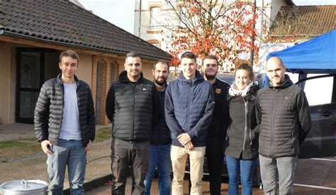 Montpont En Bresse 207 Parts De Saucisson Vendues Par L Entente Sportive