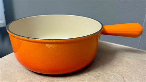 Le Creuset Gusseisen Fondue Caquelon Orange 22 Cm Kaufen Auf Ricardo