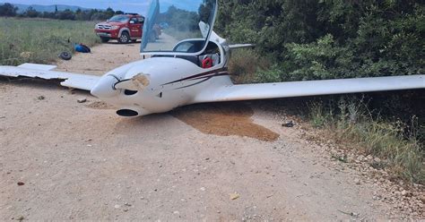 Prve fotografije avionske nesreće u Hrvatskoj Pilot promašio pistu