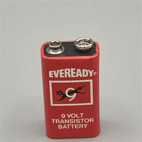 Vintage Eveready Cat 9 Volt Transistor Battery Red No 216 Neda 1604