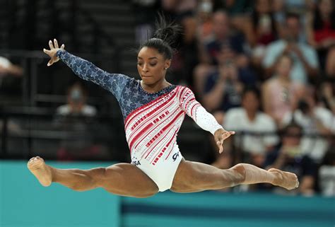 Gymnastics Legend Sends Strong Three-Word Message to Simone Biles ...