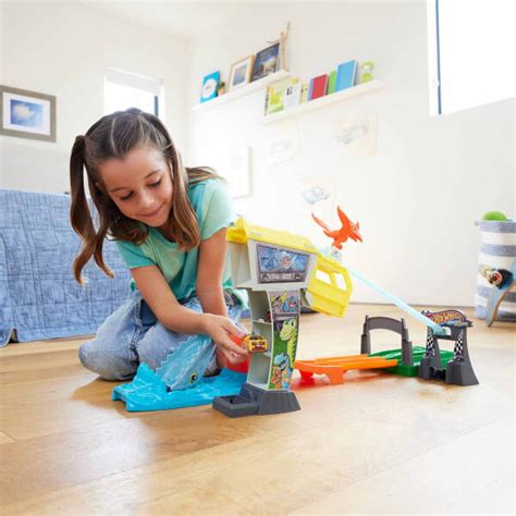 Hot Wheels Racerverse Jurassic Pist Seti HTP