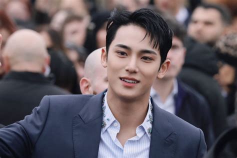 Seventeens Mingyu Shows Off His Athletic Skills In A Recent Video