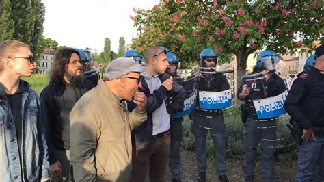 Presidio Antifascista A Mira Momenti Di Tensione Con Le Forze Dell