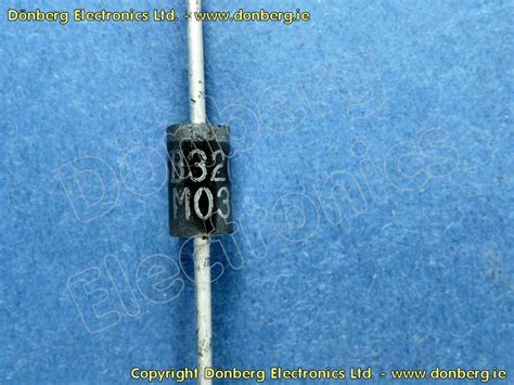 Semiconductor: SB3200 (SB 3200) - DIODE 3A / 250 / 300V... - UK (GBP)