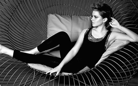 Aktris Emma Watson Wallpaper Hd Wallpaperbetter