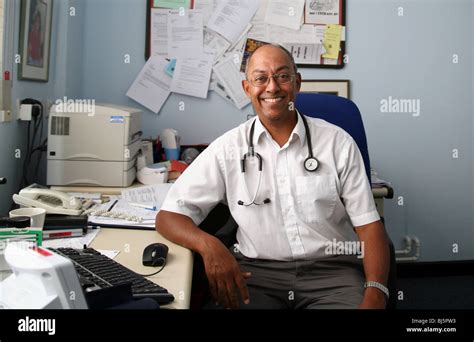 Doctor 50s Male Uk Hi Res Stock Photography And Images Alamy