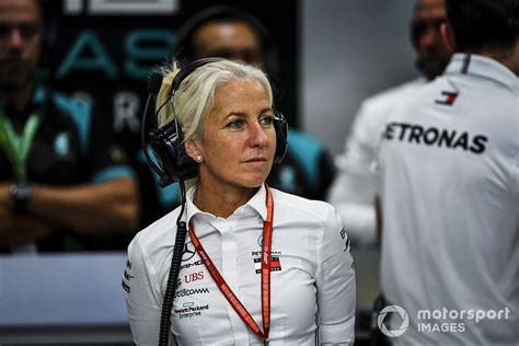 Angela Cullen Una De Las Claves Del éxito De Lewis Hamilton