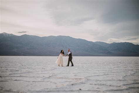 salt flats winter sunset elopement  badwater basin  death valley